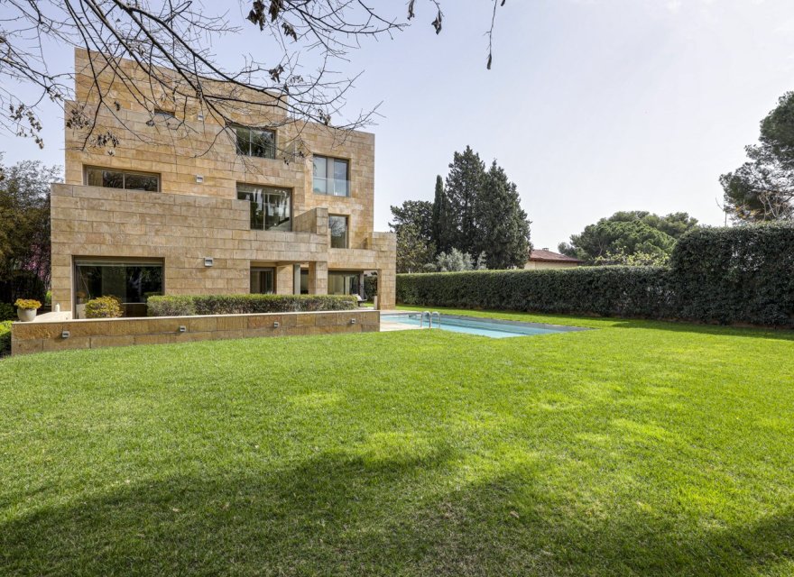 Resale - Villa - Pedralbes