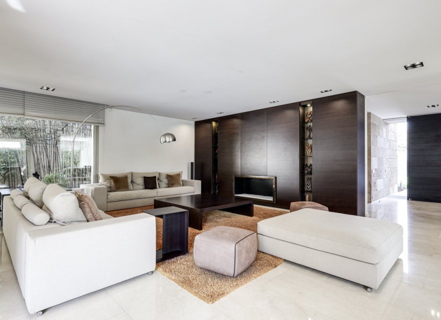 Resale - Villa - Pedralbes