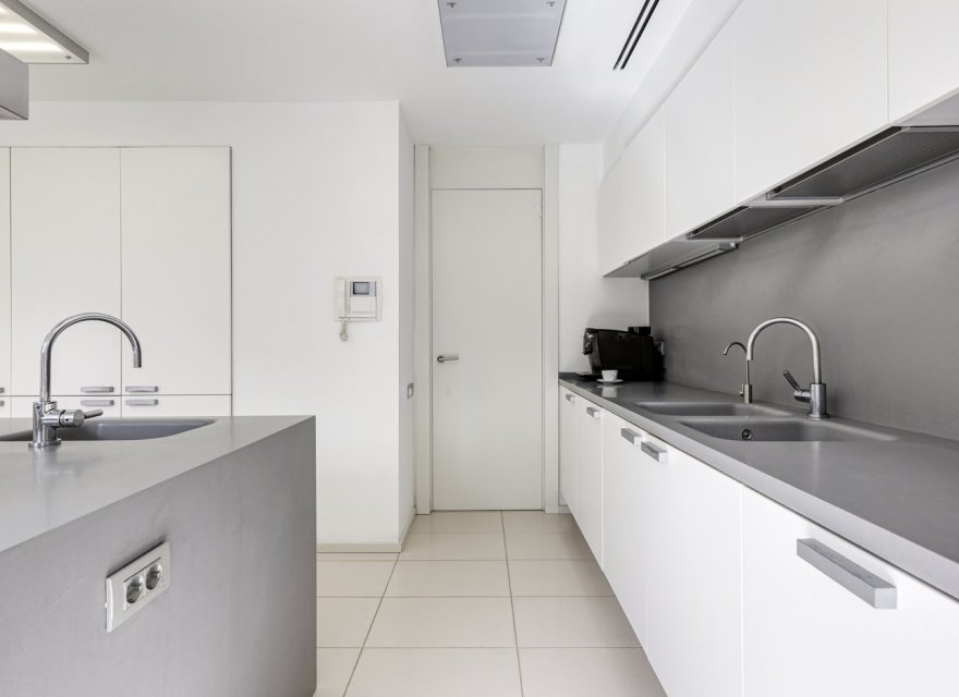 Resale - Villa - Pedralbes