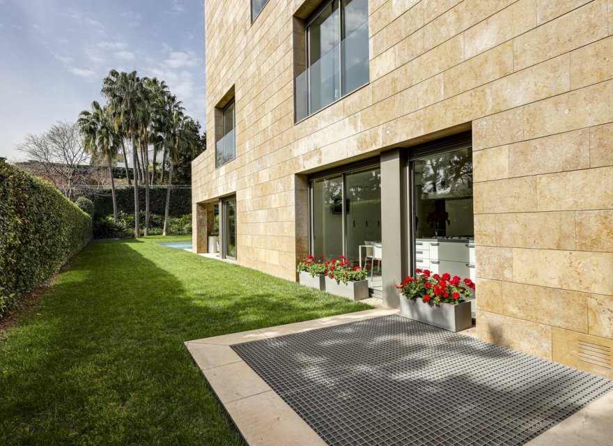 Resale - Villa - Pedralbes