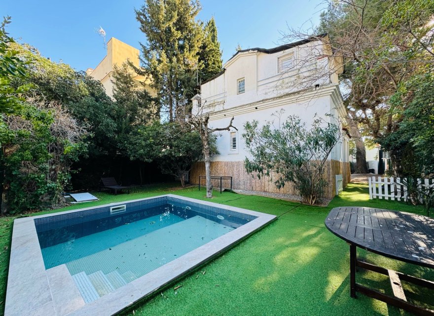 Resale - Villa - Pedralbes