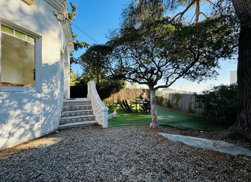 Resale - Villa - Pedralbes