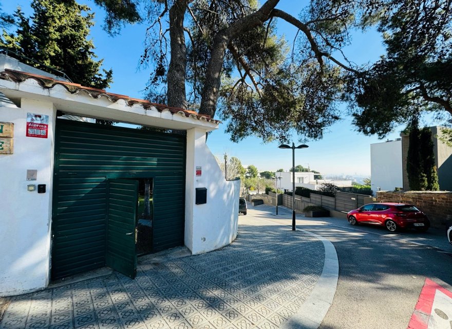 Resale - Villa - Pedralbes