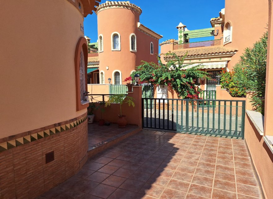 Resale - Villa - Playa Flamenca - Villas San Luis