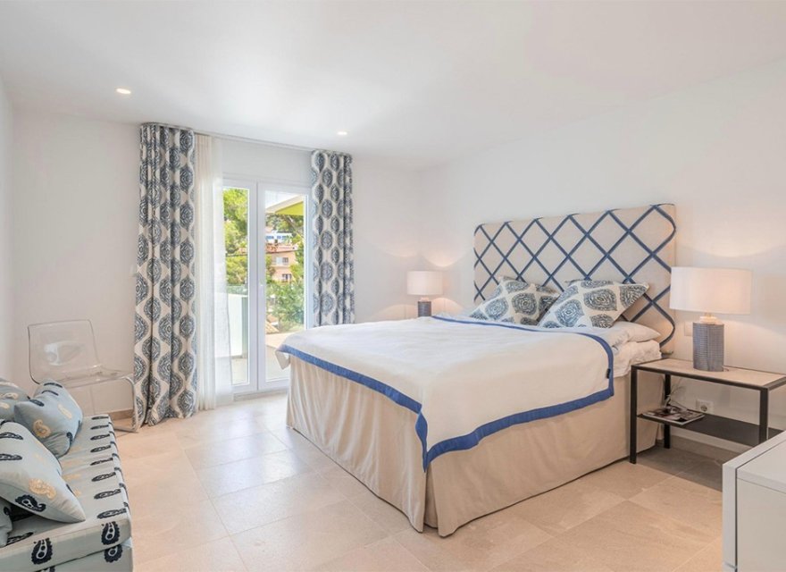 Resale - Villa - Portals Nous