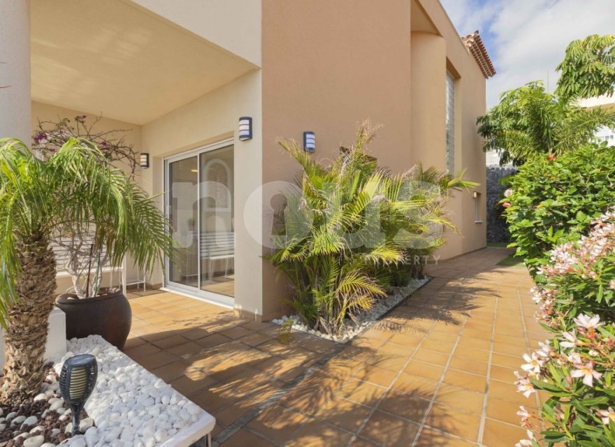 Resale - Villa - Puerto Santiago - Eurohouse