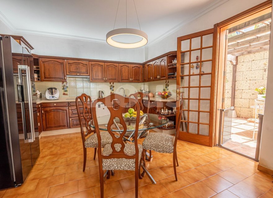 Resale - Villa - San Eugenio Alto