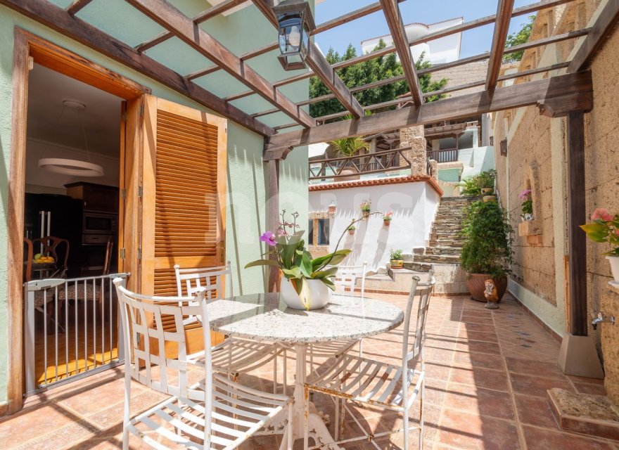 Resale - Villa - San Eugenio Alto