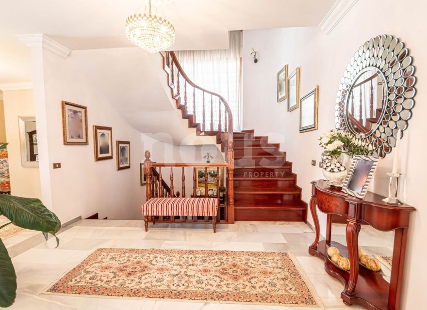 Resale - Villa - San Eugenio Alto