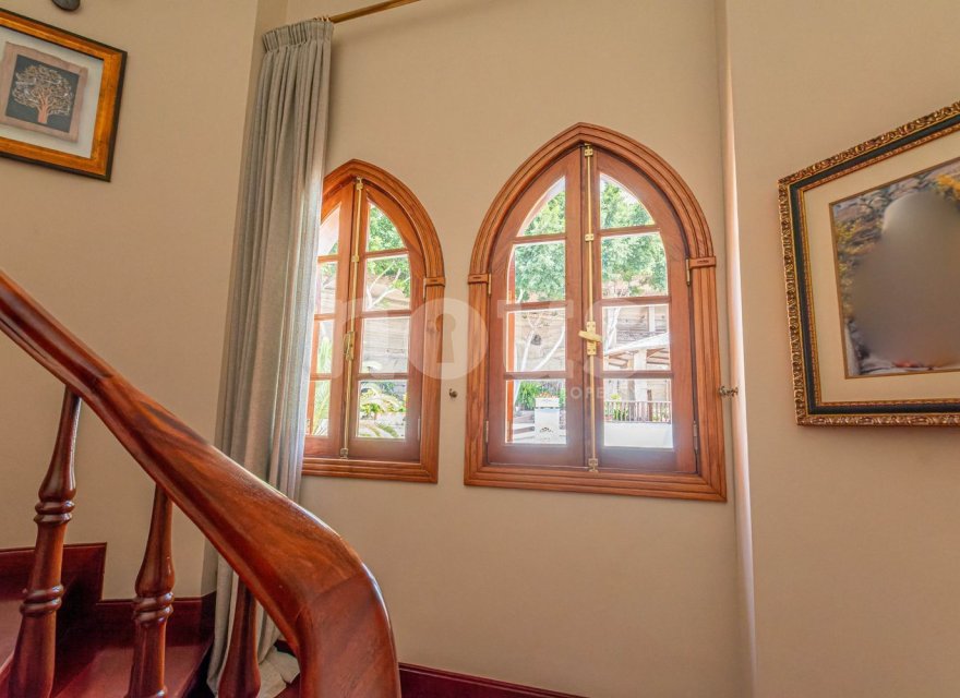 Resale - Villa - San Eugenio Alto