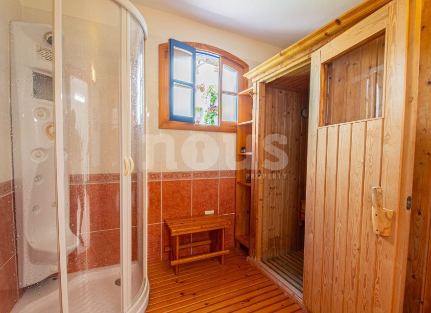 Resale - Villa - San Eugenio Alto