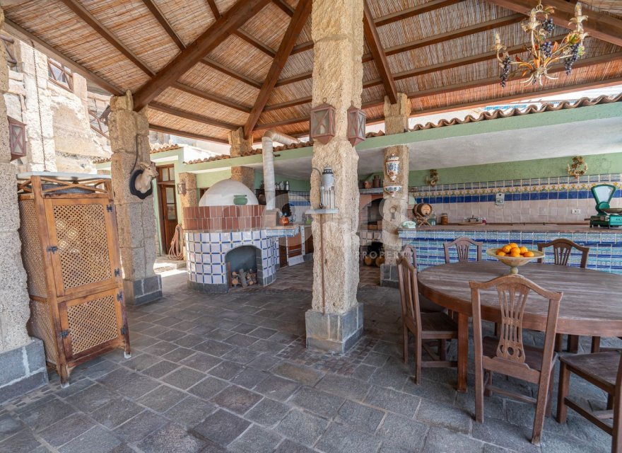 Resale - Villa - San Eugenio Alto