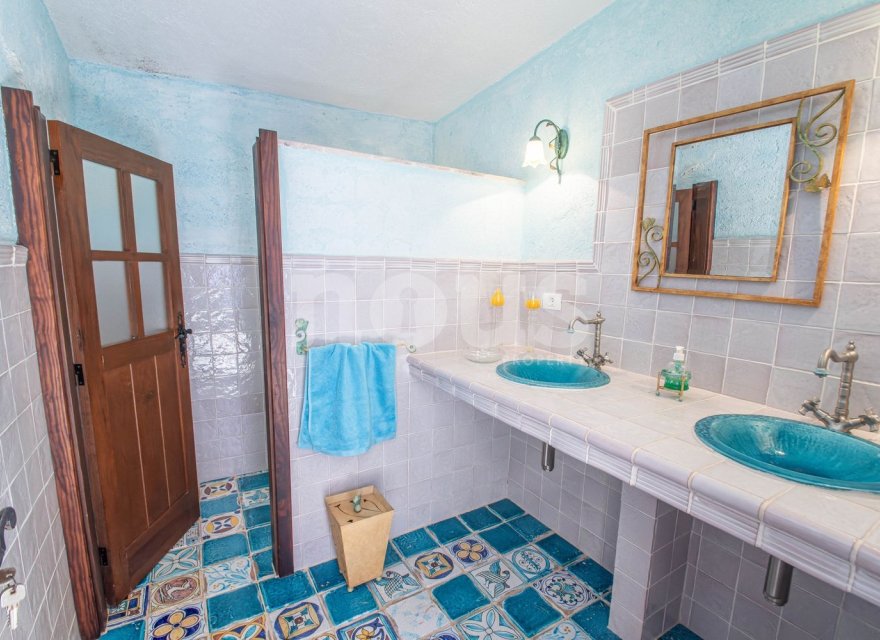 Resale - Villa - San Eugenio Alto