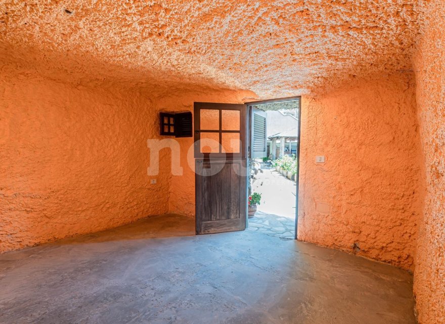 Resale - Villa - San Eugenio Alto