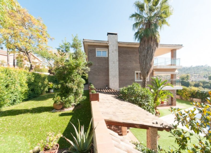 Resale - Villa - Sant Just Desvern