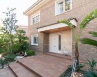 Resale - Villa - Sant Just Desvern
