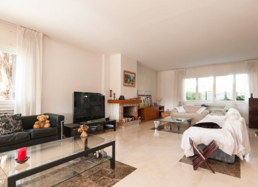 Resale - Villa - Sant Just Desvern