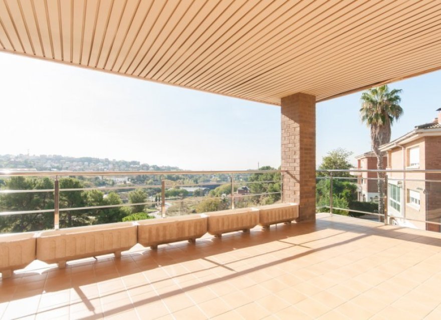 Resale - Villa - Sant Just Desvern