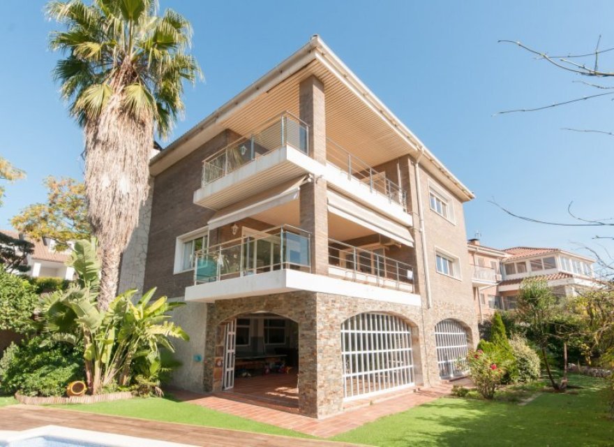 Resale - Villa - Sant Just Desvern