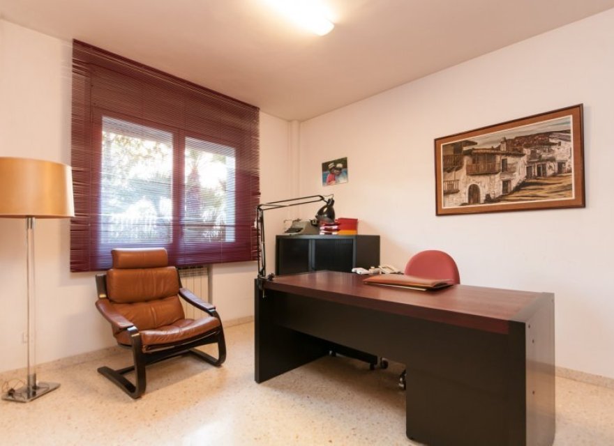 Resale - Villa - Sant Just Desvern