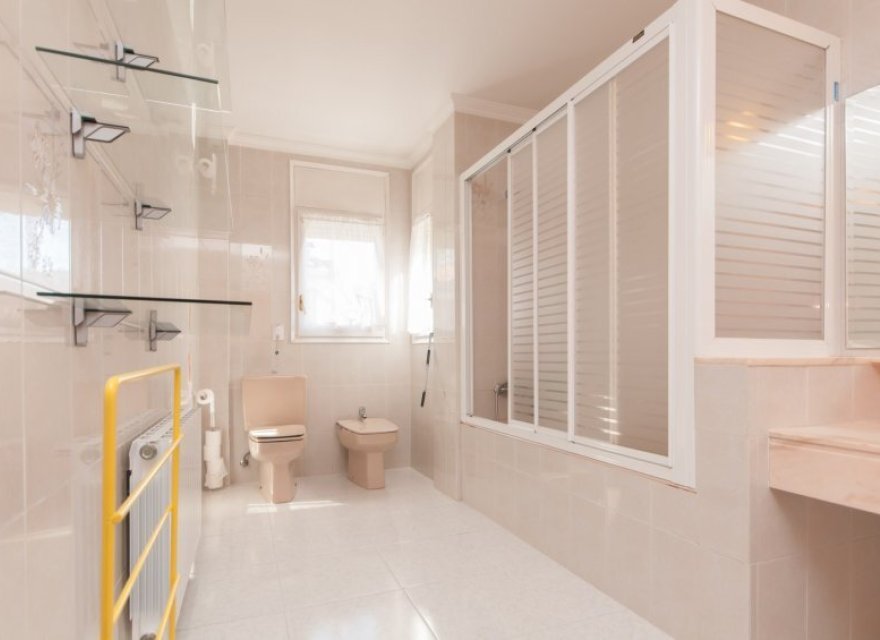 Resale - Villa - Sant Just Desvern