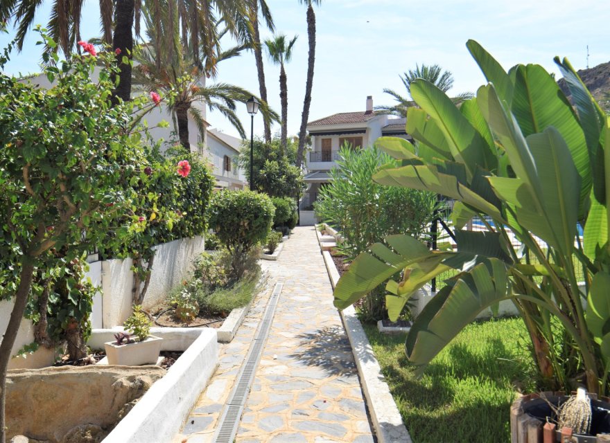 Resale - Villa - Santa Pola