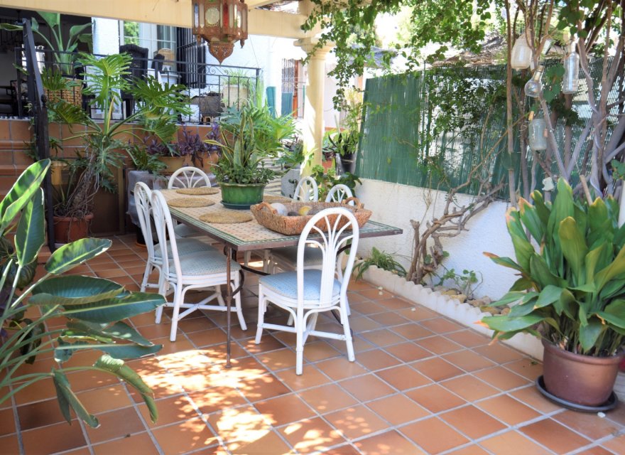 Resale - Villa - Santa Pola