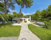 Resale - Villa - Santa Ponsa
