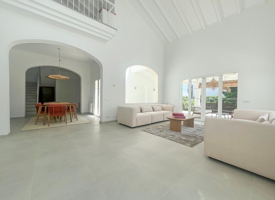 Resale - Villa - Santa Ponsa