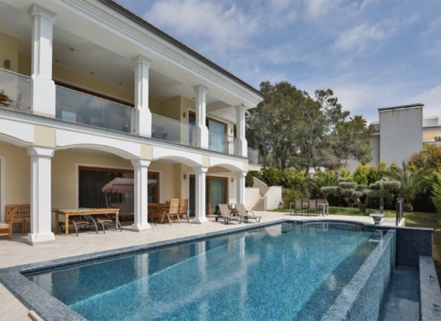 Resale - Villa - Santa Ponsa