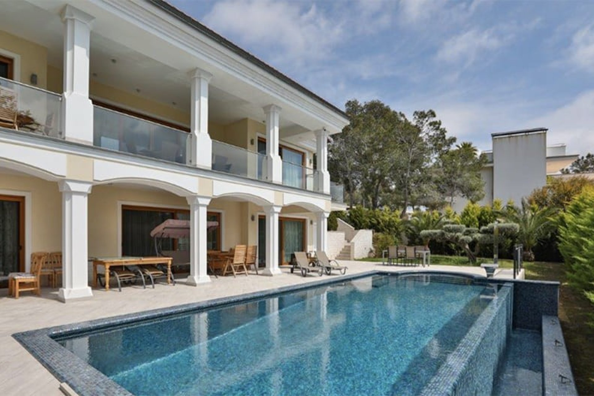 Resale - Villa - Santa Ponsa