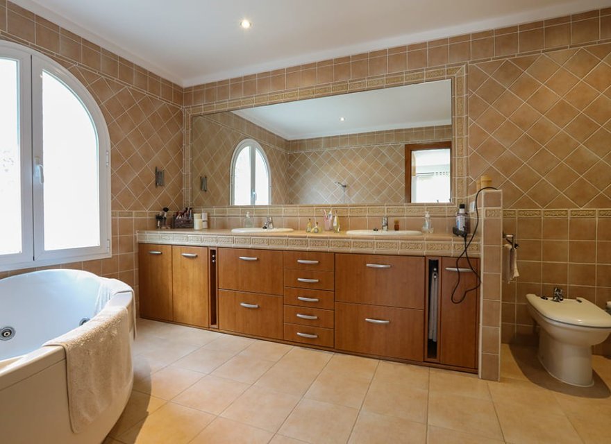 Resale - Villa - Santa Ponsa