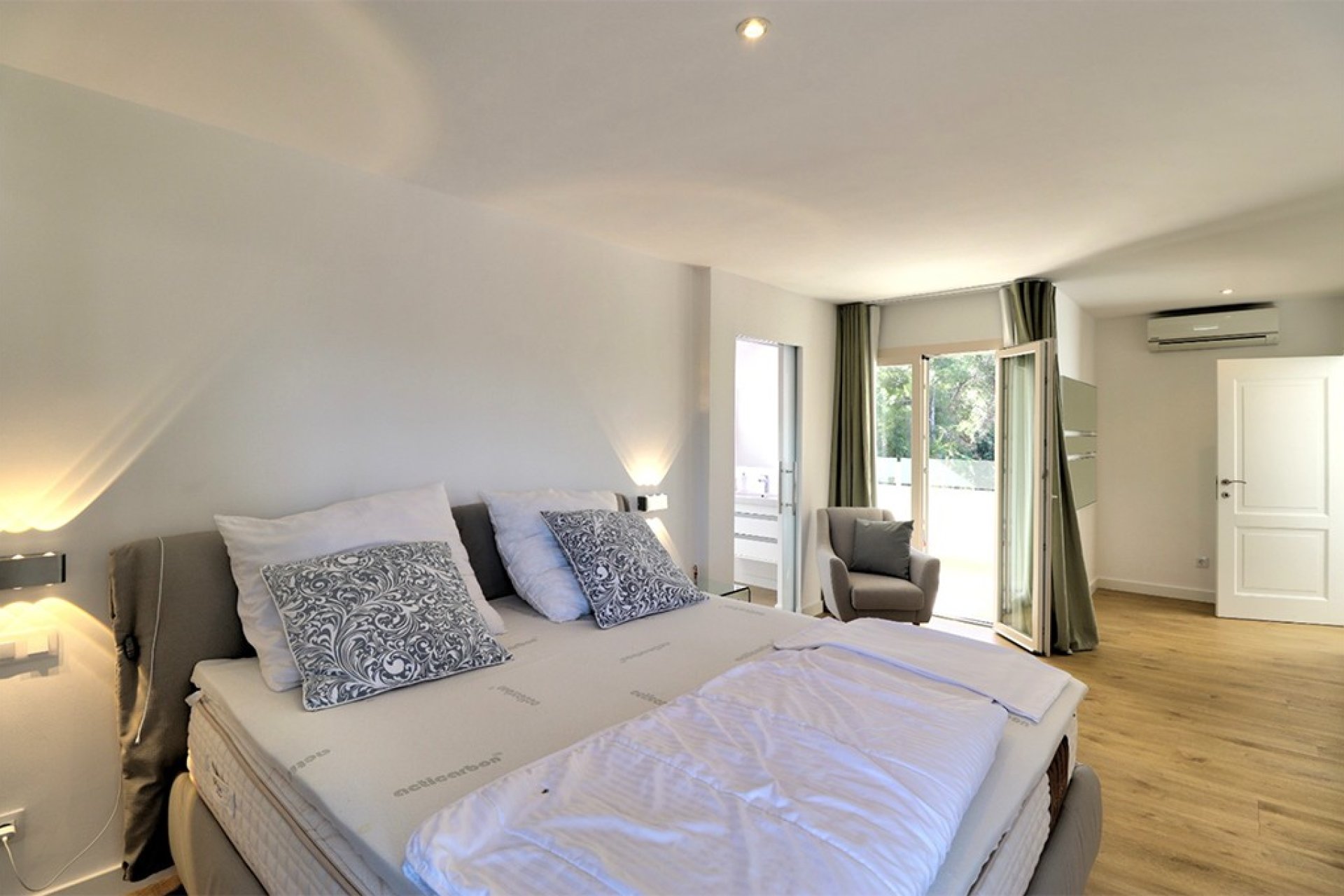 Resale - Villa - Santa Ponsa