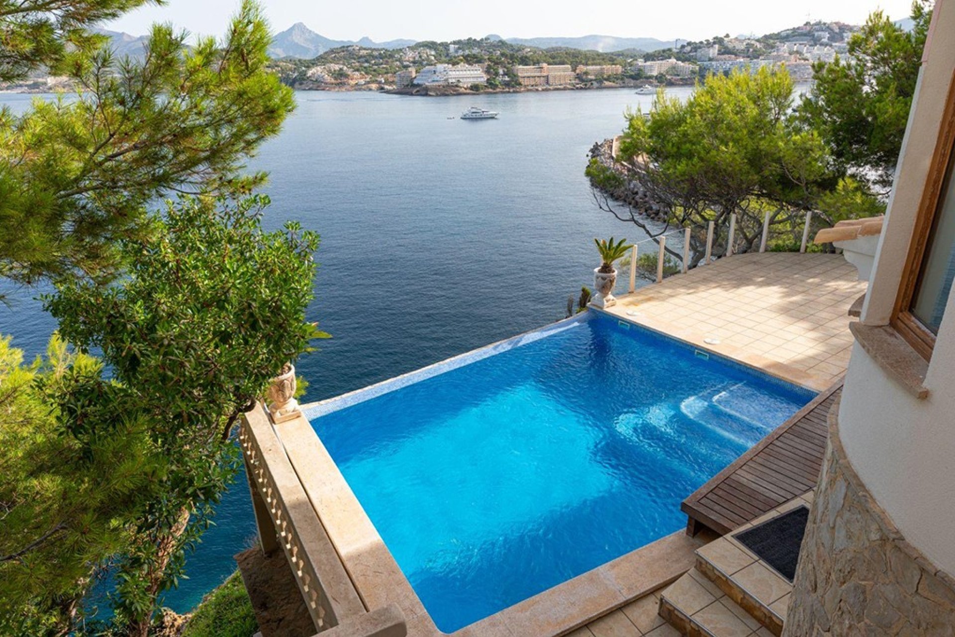 Resale - Villa - Santa Ponsa