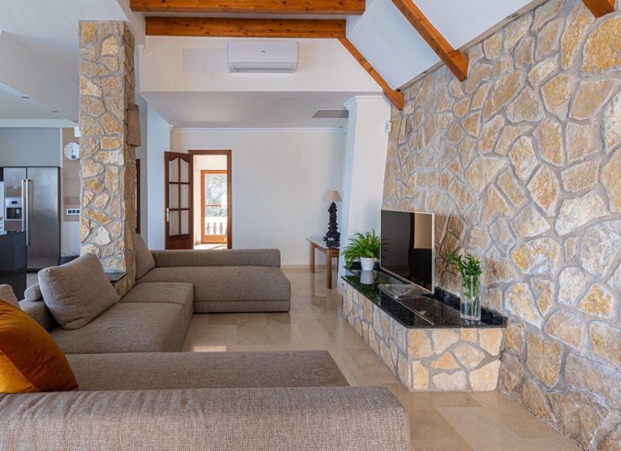 Resale - Villa - Santa Ponsa