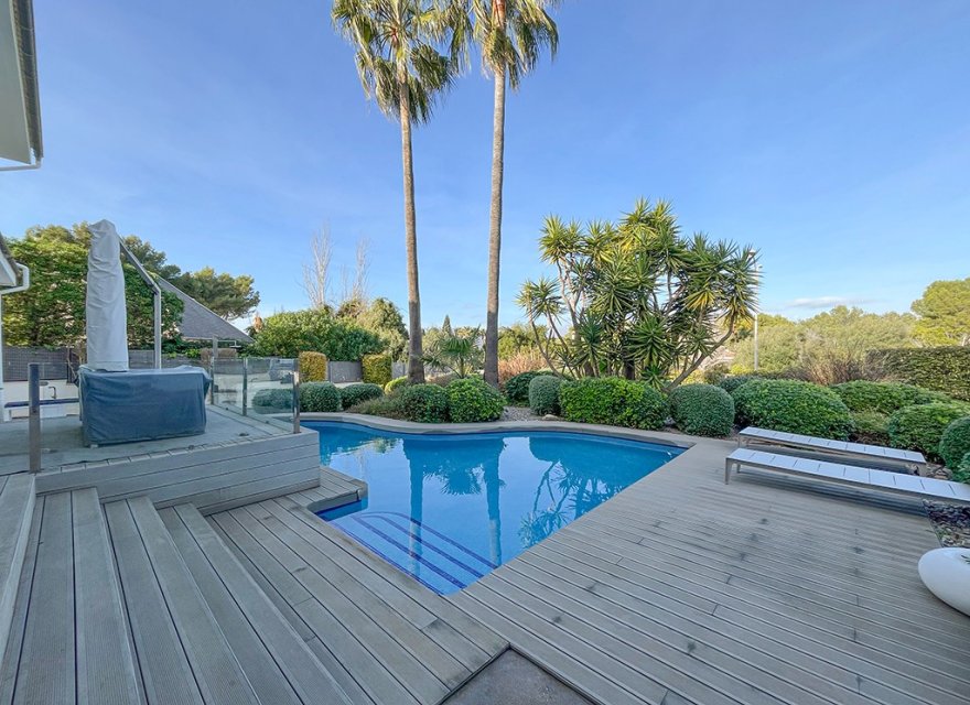 Resale - Villa - Santa Ponsa