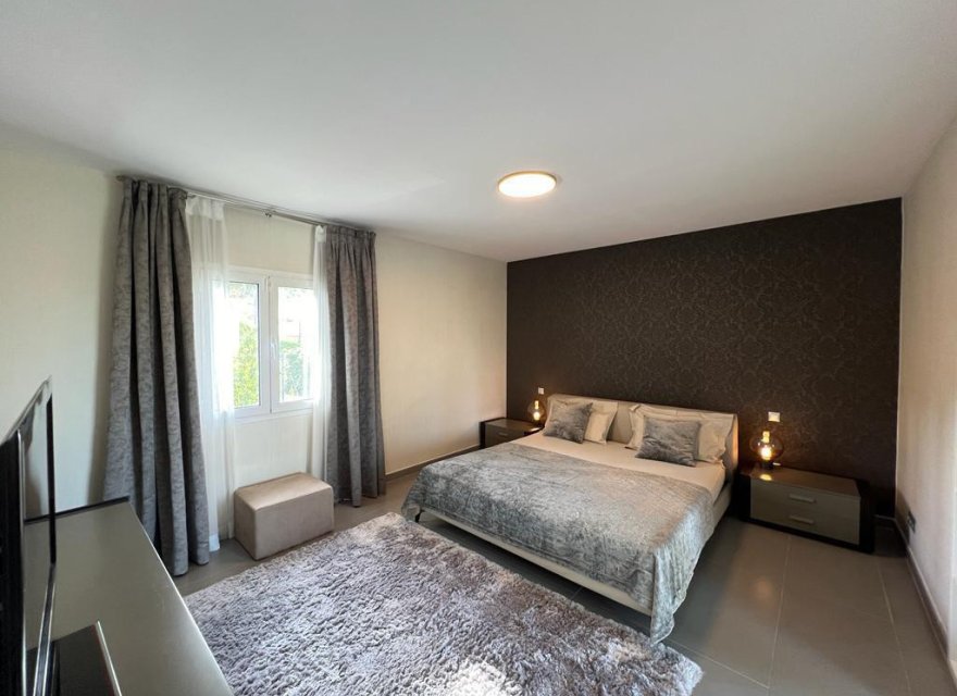 Resale - Villa - Santa Ponsa