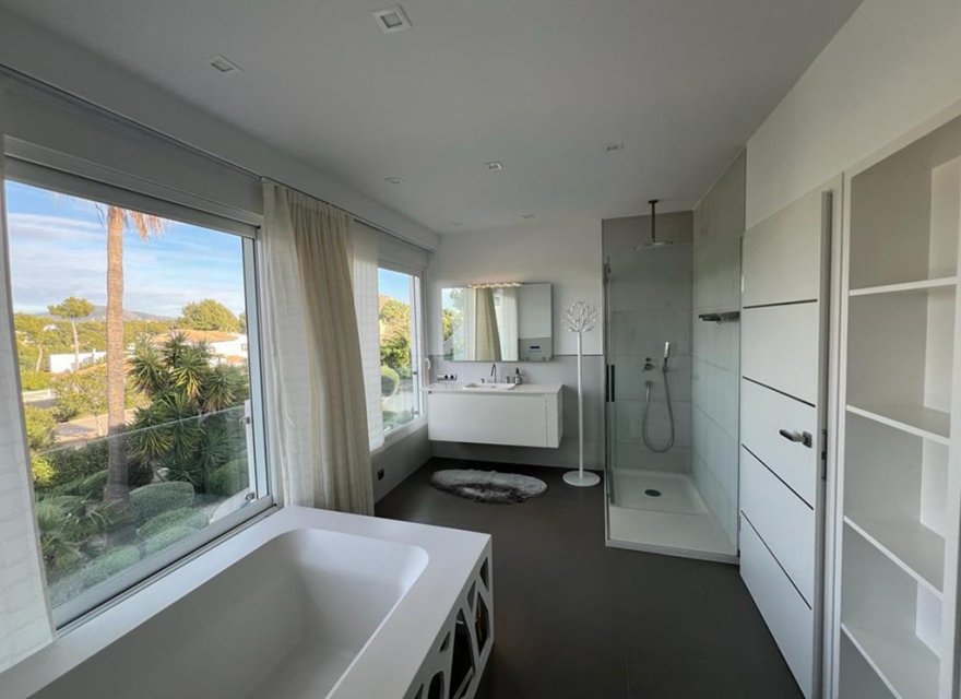 Resale - Villa - Santa Ponsa