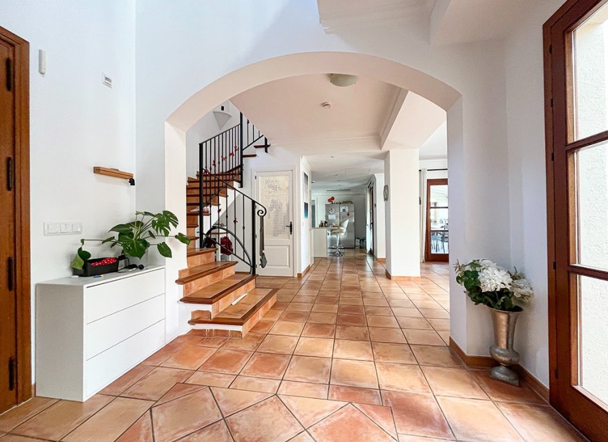 Resale - Villa - Santa Ponsa