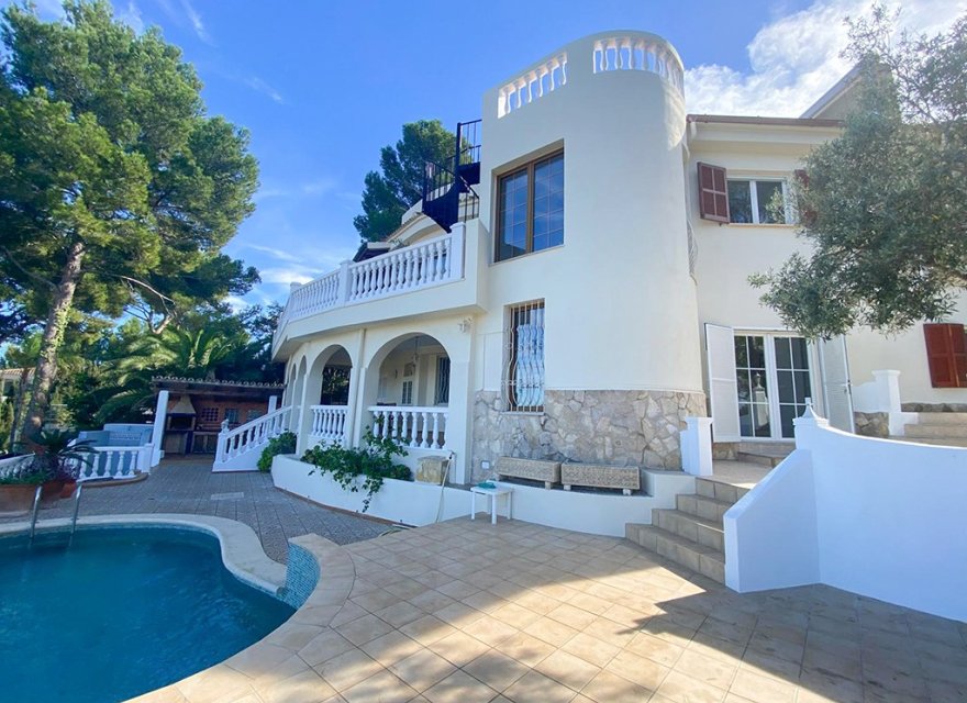 Resale - Villa - Santa Ponsa