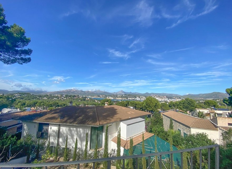 Resale - Villa - Santa Ponsa