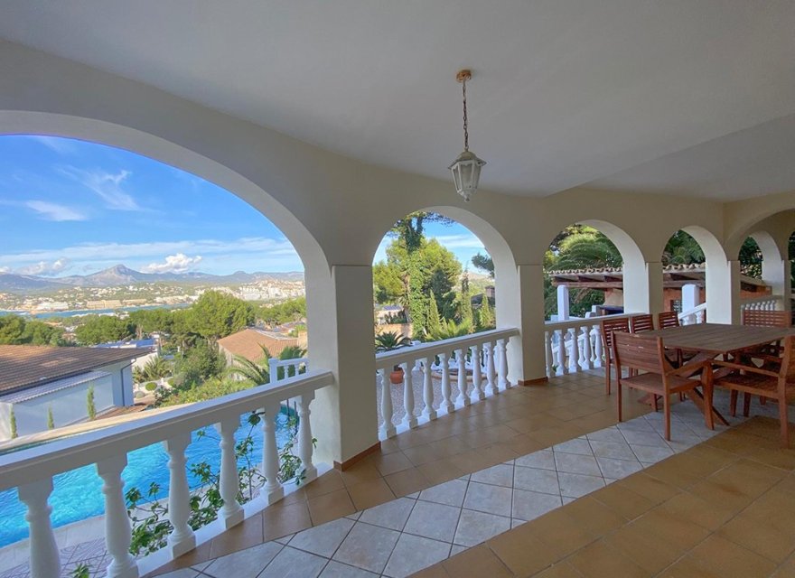 Resale - Villa - Santa Ponsa