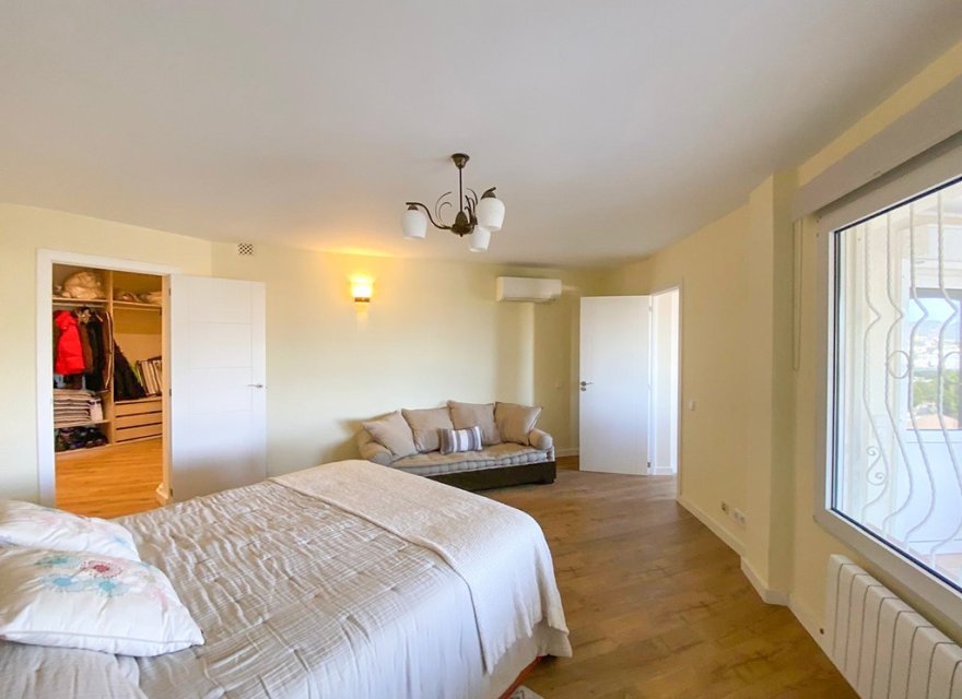 Resale - Villa - Santa Ponsa