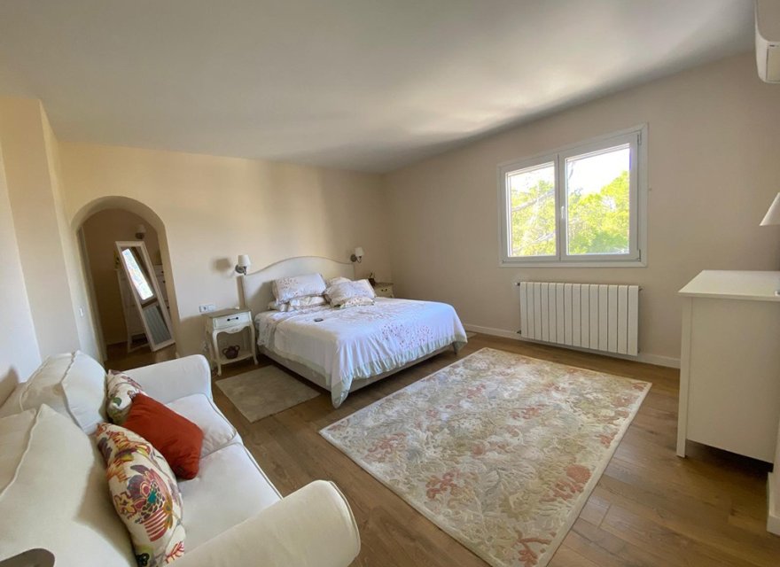 Resale - Villa - Santa Ponsa