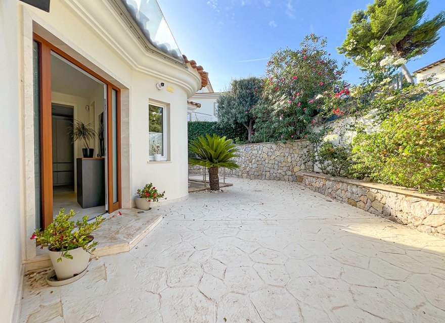 Resale - Villa - Santa Ponsa