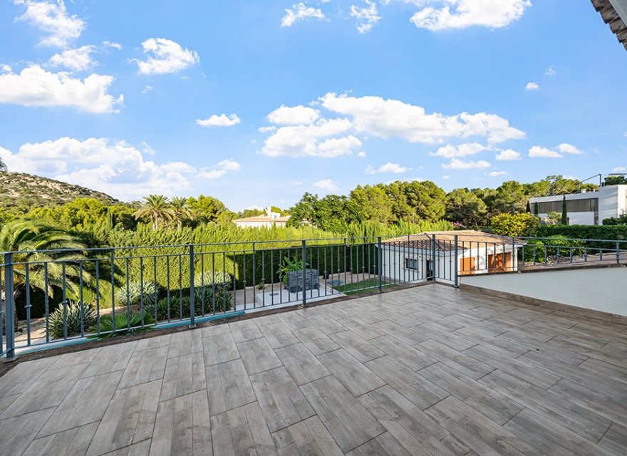 Resale - Villa - Santa Ponsa