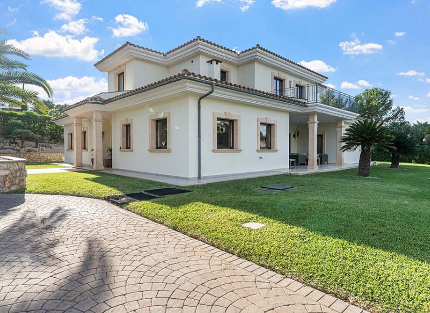 Resale - Villa - Santa Ponsa