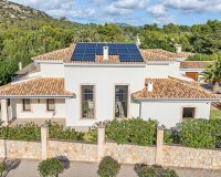 Resale - Villa - Santa Ponsa