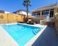 Resale - Villa - Torrevieja - Aguas nuevas 1