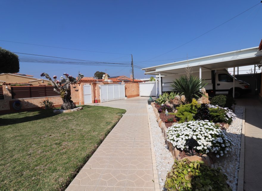 Resale - Villa - Torrevieja - Chaparral